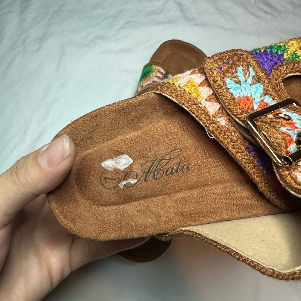 Colorful Embroidered Platform Sandals - Picture 6 of 7